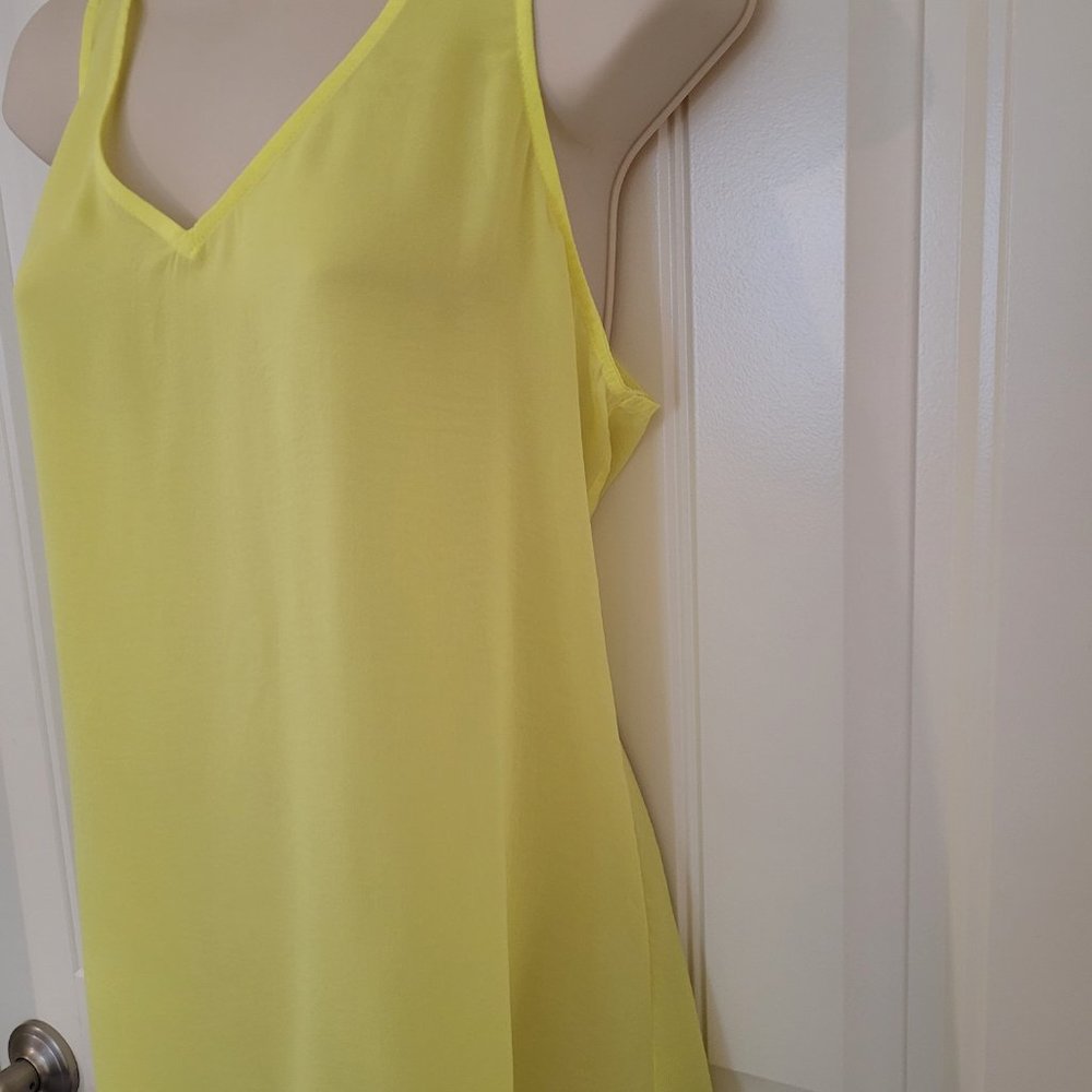 Express High/Low Lemon V-Neck V-Back Tank - Picture 3 of 7